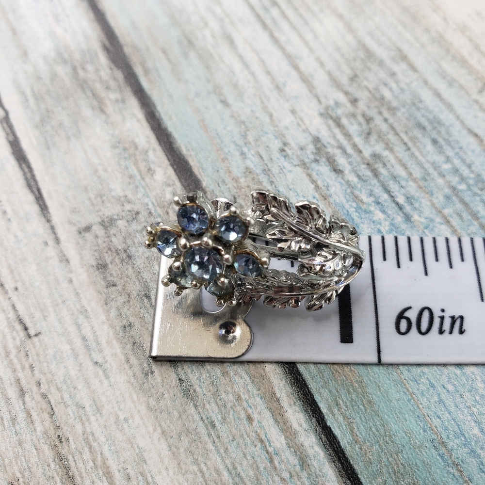 Coro Flower Earrings. - Picture 7 of 7